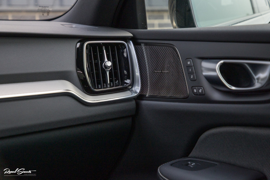 Volvo V60 2.0 T8 Plug-in hybrid AWD Plus Dark | Panoramadak | Adaptieve cruise | Harman Kardon | Memory | Blis |