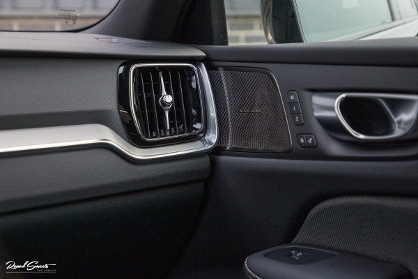Volvo V60 2.0 T8 Plug-in hybrid AWD Plus Dark | Panoramadak | Adaptieve cruise | Harman Kardon | Memory | Blis |