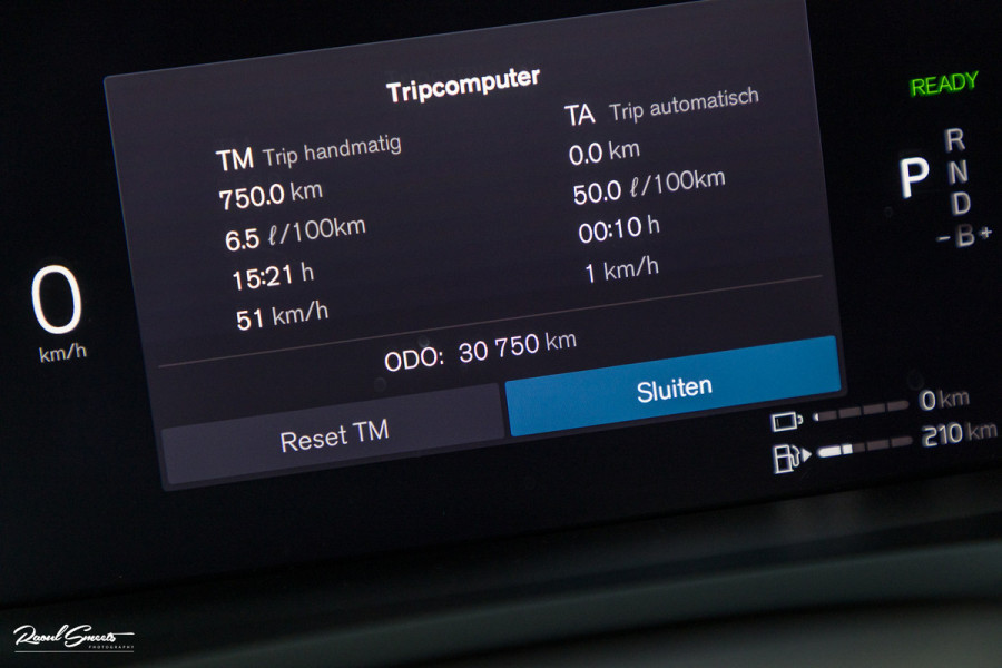 Volvo V60 2.0 T8 Plug-in hybrid AWD Plus Dark | Panoramadak | Adaptieve cruise | Harman Kardon | Memory | Blis |