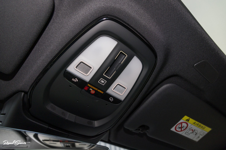 Volvo V60 2.0 T8 Plug-in hybrid AWD Plus Dark | Panoramadak | Adaptieve cruise | Harman Kardon | Memory | Blis |