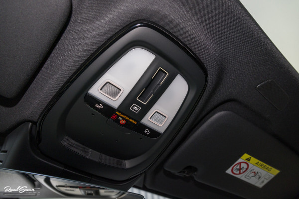 Volvo V60 2.0 T8 Plug-in hybrid AWD Plus Dark | Panoramadak | Adaptieve cruise | Harman Kardon | Memory | Blis |