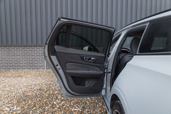 Volvo V60 2.0 T8 Plug-in hybrid AWD Plus Dark | Panoramadak | Adaptieve cruise | Harman Kardon | Memory | Blis |
