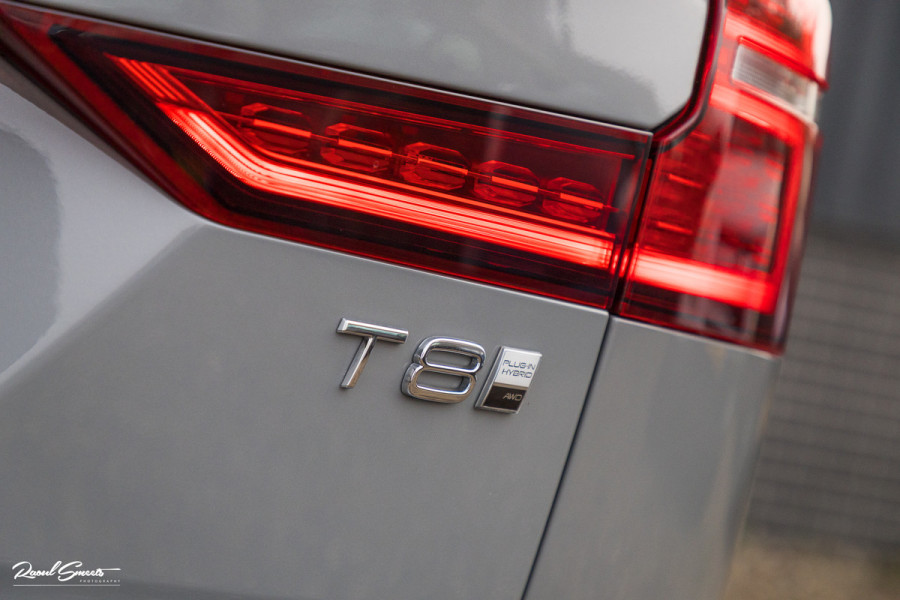 Volvo V60 2.0 T8 Plug-in hybrid AWD Plus Dark | Panoramadak | Adaptieve cruise | Harman Kardon | Memory | Blis |