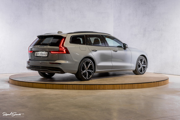 Volvo V60 2.0 T8 Plug-in hybrid AWD Plus Dark | Panoramadak | Adaptieve cruise | Harman Kardon | Memory | Blis |