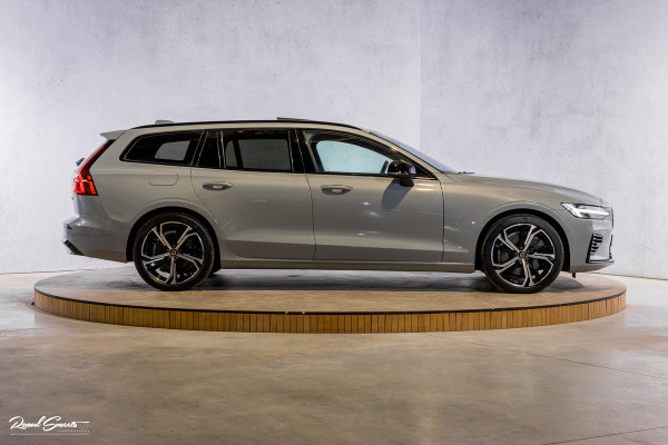Volvo V60 2.0 T8 Plug-in hybrid AWD Plus Dark | Panoramadak | Adaptieve cruise | Harman Kardon | Memory | Blis |