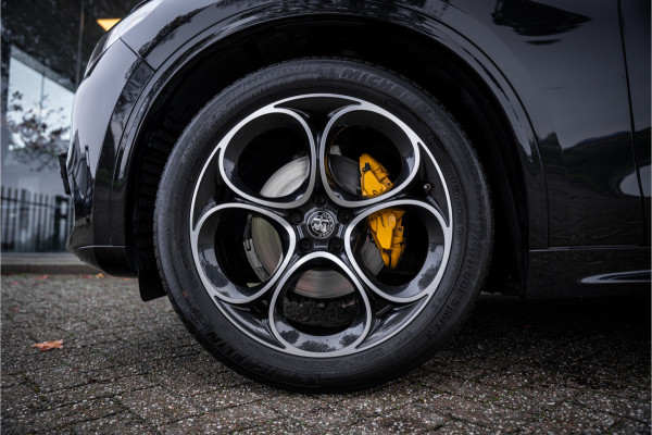Alfa Romeo Stelvio 2.0 T AWD Veloce Ti (280pk) ** Panodak ** Leder ** Trekhaak ** Harman/Kardon