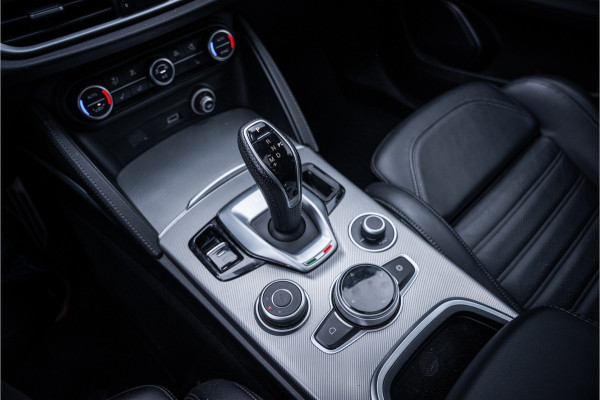 Alfa Romeo Stelvio 2.0 T AWD Veloce Ti (280pk) ** Panodak ** Leder ** Trekhaak ** Harman/Kardon