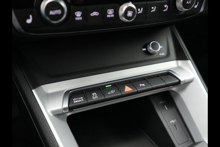 Audi Q3 Sportback 45 TFSI e Advanced Edition PHEV 245pk Dealer O.H | SOH 89,7% | Trekhaak Af Fabriek | Sportstoelen Memory & Verwarmd | Blis | Apple Carplay | DAB | Navigatie | Virtual | 19"L.M | Plug In Hybrid |
