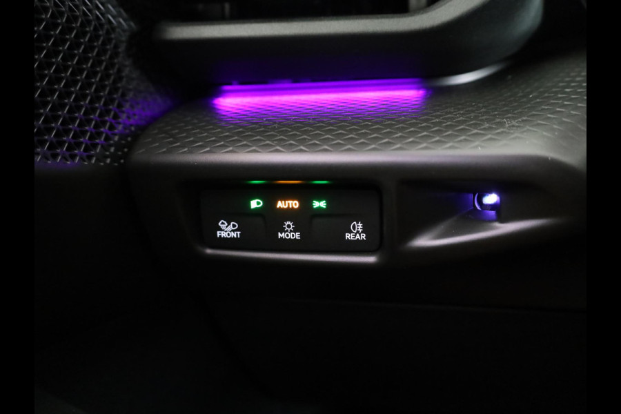 CUPRA Raval VZ Rebel 56 kWh Panoramadak | Elektrisch verstelbare voorstoel | Travel Assist | Parkeercamera |
