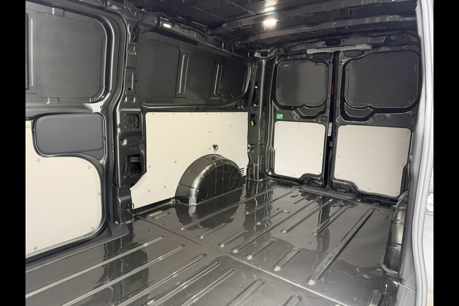 Ford E-Transit Custom 340 L2H1 Limited 4x4 71 kWh 218 PK | AWD | Camera | 2x Schuifdeur | Direct leverbaar!!