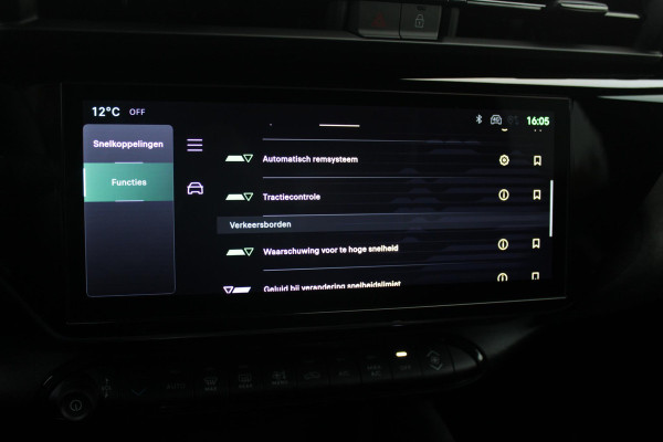 Alfa Romeo junior ELETTRICA SPORT SPECIALE 156PK 54 kWh | PANORAMA SCHUIF/KANTEL DAK | TECHNO PACK: (LED MATRIX KOPLAMPEN, DRAADLOZE TELEFOONLADER, DODEHOEK DETECTIE, PARKEERSENSOREN VOOR ACHTER EN ZIJKANT, NAVIGATIE, ELEKTRISCH BEDIENBARE ACHTERKLEP, KEYLESS ENTRY, ADAPTIVE CRUISE CONTROL, ACHTERUITRIJ CAMERA) | SPORT SPECIALE BEKLEDING MET ALCANTARA | WAMRTEPOMP! | VERWARMBARE VOORSTOELEN | VERWARMBARE VOORRUIT | NAVIGLI BLUE MET ZWART DAK | 18" LICHTMETALEN VELGEN "FOGRI" | GRILL "LEGGENDA" | 100 KW DC SNELLADER | 3-FASE | ELEKTRISCH VERSTELBARE BESTUURDERSSTOEL MET MASSAGE FNCTIE |