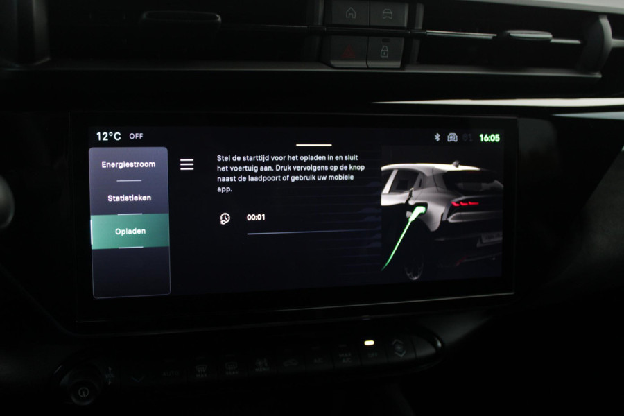 Alfa Romeo junior ELETTRICA SPORT SPECIALE 156PK 54 kWh | PANORAMA SCHUIF/KANTEL DAK | TECHNO PACK: (LED MATRIX KOPLAMPEN, DRAADLOZE TELEFOONLADER, DODEHOEK DETECTIE, PARKEERSENSOREN VOOR ACHTER EN ZIJKANT, NAVIGATIE, ELEKTRISCH BEDIENBARE ACHTERKLEP, KEYLESS ENTRY, ADAPTIVE CRUISE CONTROL, ACHTERUITRIJ CAMERA) | SPORT SPECIALE BEKLEDING MET ALCANTARA | WAMRTEPOMP! | VERWARMBARE VOORSTOELEN | VERWARMBARE VOORRUIT | NAVIGLI BLUE MET ZWART DAK | 18" LICHTMETALEN VELGEN "FOGRI" | GRILL "LEGGENDA" | 100 KW DC SNELLADER | 3-FASE | ELEKTRISCH VERSTELBARE BESTUURDERSSTOEL MET MASSAGE FNCTIE |