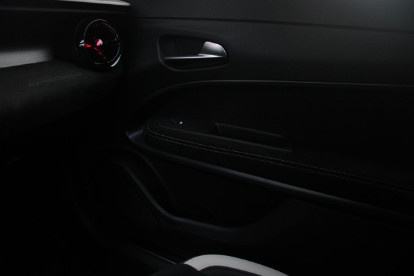 Alfa Romeo junior ELETTRICA SPORT SPECIALE 156PK 54 kWh | PANORAMA SCHUIF/KANTEL DAK | TECHNO PACK: (LED MATRIX KOPLAMPEN, DRAADLOZE TELEFOONLADER, DODEHOEK DETECTIE, PARKEERSENSOREN VOOR ACHTER EN ZIJKANT, NAVIGATIE, ELEKTRISCH BEDIENBARE ACHTERKLEP, KEYLESS ENTRY, ADAPTIVE CRUISE CONTROL, ACHTERUITRIJ CAMERA) | SPORT SPECIALE BEKLEDING MET ALCANTARA | WAMRTEPOMP! | VERWARMBARE VOORSTOELEN | VERWARMBARE VOORRUIT | NAVIGLI BLUE MET ZWART DAK | 18" LICHTMETALEN VELGEN "FOGRI" | GRILL "LEGGENDA" | 100 KW DC SNELLADER | 3-FASE | ELEKTRISCH VERSTELBARE BESTUURDERSSTOEL MET MASSAGE FNCTIE |