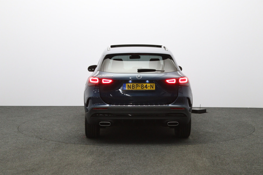 Mercedes-Benz GLA 250 e AMG Line 218 PK PHEV, Panoramadak, Memory, 360 Camera, Sfeerverlichting, Adap. Cruise Control