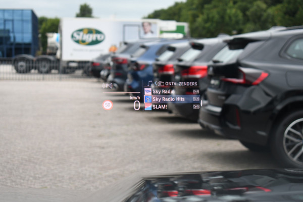 BMW iX1 xDrive30 M-Sport Pano DA-Prof 360 H/K HUD E-zetel+Massage