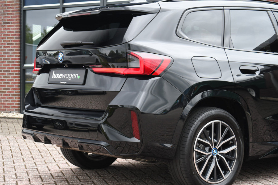 BMW iX1 xDrive30 M-Sport Pano DA-Prof 360 H/K HUD E-zetel+Massage