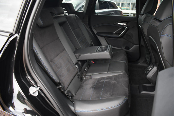 BMW iX1 xDrive30 M-Sport Pano DA-Prof 360 H/K HUD E-zetel+Massage