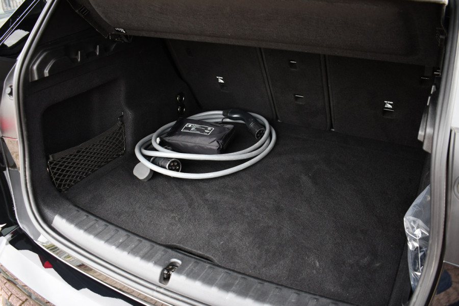 BMW iX1 xDrive30 M-Sport Pano DA-Prof 360 H/K HUD E-zetel+Massage