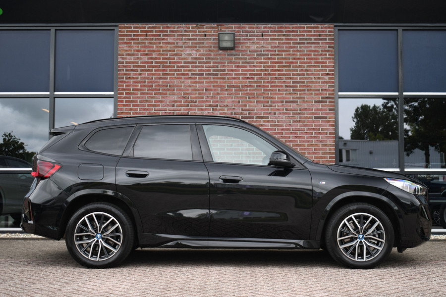 BMW iX1 xDrive30 M-Sport Pano DA-Prof 360 H/K HUD E-zetel+Massage