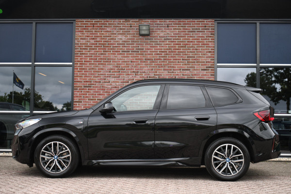 BMW iX1 xDrive30 M-Sport Pano DA-Prof 360 H/K HUD E-zetel+Massage