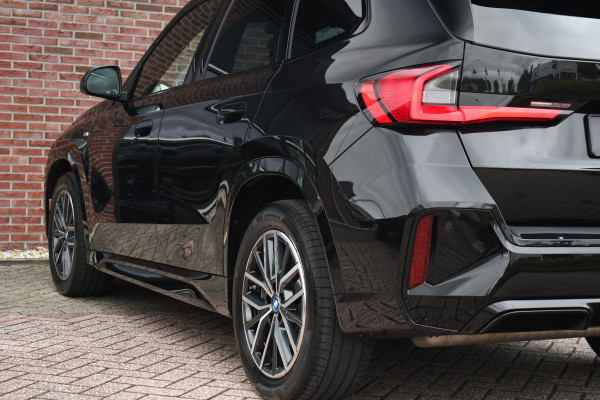 BMW iX1 xDrive30 M-Sport Pano DA-Prof 360 H/K HUD E-zetel+Massage