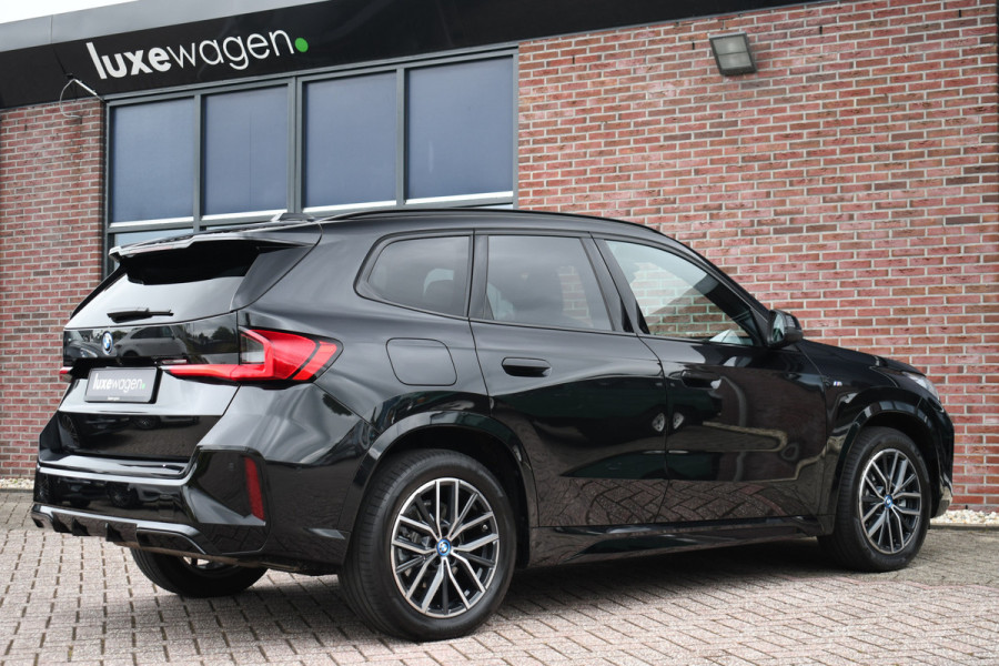 BMW iX1 xDrive30 M-Sport Pano DA-Prof 360 H/K HUD E-zetel+Massage