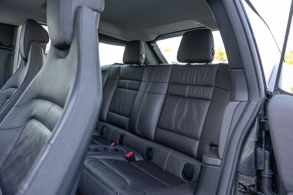 BMW i3 S iPerformance 94Ah 33 kWh / 63dkm NAP / Harman Kardon / Pano / Camera / Navi / Leder / NL-Auto