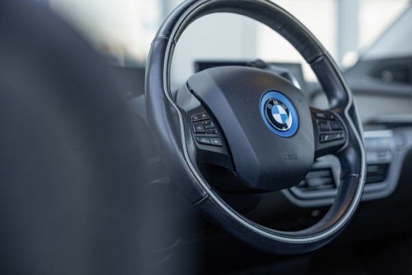 BMW i3 S iPerformance 94Ah 33 kWh / 63dkm NAP / Harman Kardon / Pano / Camera / Navi / Leder / NL-Auto