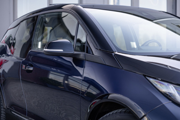 BMW i3 S iPerformance 94Ah 33 kWh / 63dkm NAP / Harman Kardon / Pano / Camera / Navi / Leder / NL-Auto