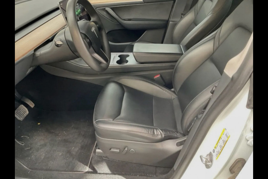 Tesla Model Y (1e Eig, NL-auto, Autopilot, Navi, Panorama, Camera, Etc)
