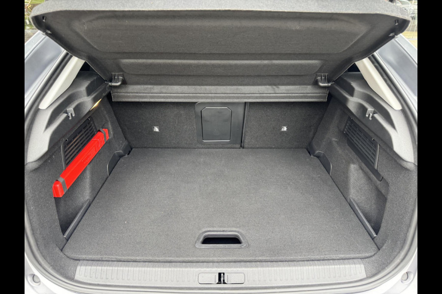 Citroën C4 1.2 Puretech Feel Edition | Leder | LED | Trekhaak | Dealer Onderhouden | Nwe distributie | NAP |