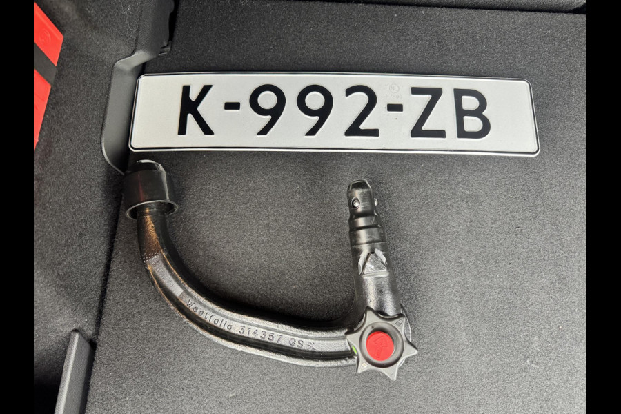 Citroën C4 1.2 Puretech Feel Edition | Leder | LED | Trekhaak | Dealer Onderhouden | Nwe distributie | NAP |