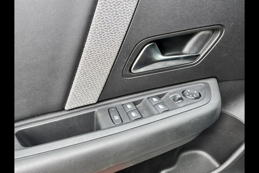 Citroën C4 1.2 Puretech Feel Edition | Leder | LED | Trekhaak | Dealer Onderhouden | Nwe distributie | NAP |