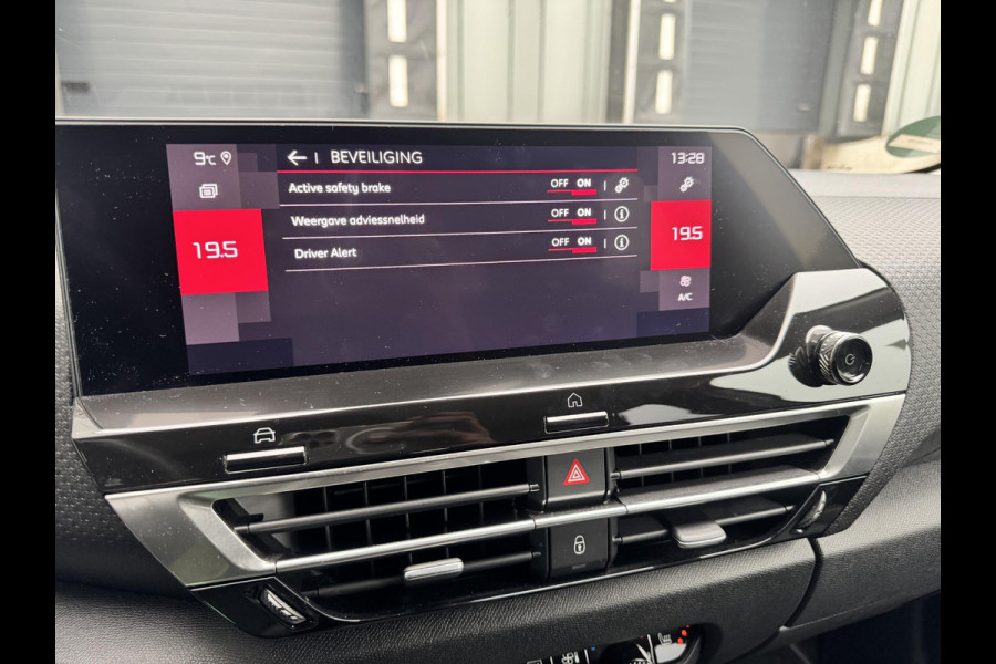 Citroën C4 1.2 Puretech Feel Edition | Leder | LED | Trekhaak | Dealer Onderhouden | Nwe distributie | NAP |