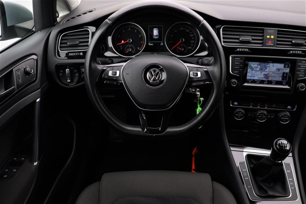 Volkswagen Golf 1.4 TSI 140pk Highline 5-deurs | 1e eigenaar | Dealer onderhouden | Navigatie | Climate control | Cruise control | PDC V+A