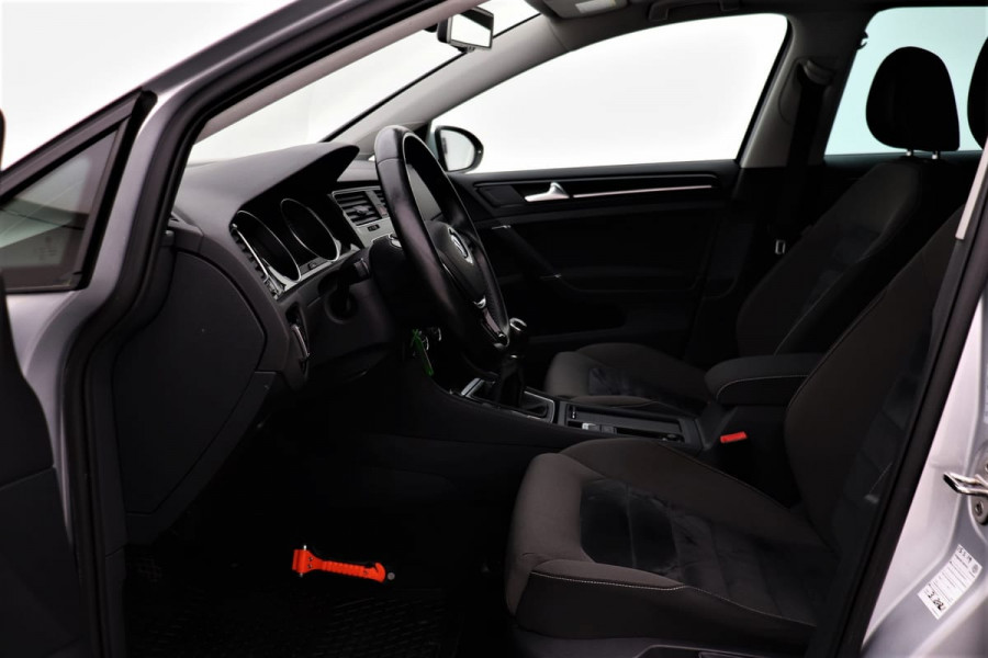 Volkswagen Golf 1.4 TSI 140pk Highline 5-deurs | 1e eigenaar | Dealer onderhouden | Navigatie | Climate control | Cruise control | PDC V+A