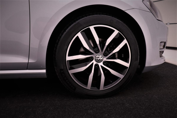Volkswagen Golf 1.4 TSI 140pk Highline 5-deurs | 1e eigenaar | Dealer onderhouden | Navigatie | Climate control | Cruise control | PDC V+A