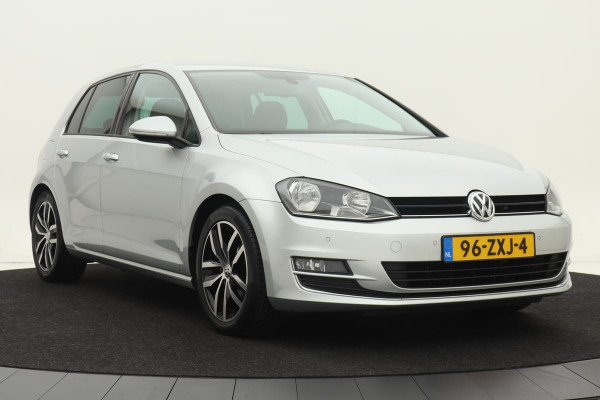 Volkswagen Golf 1.4 TSI 140pk Highline 5-deurs | 1e eigenaar | Dealer onderhouden | Navigatie | Climate control | Cruise control | PDC V+A