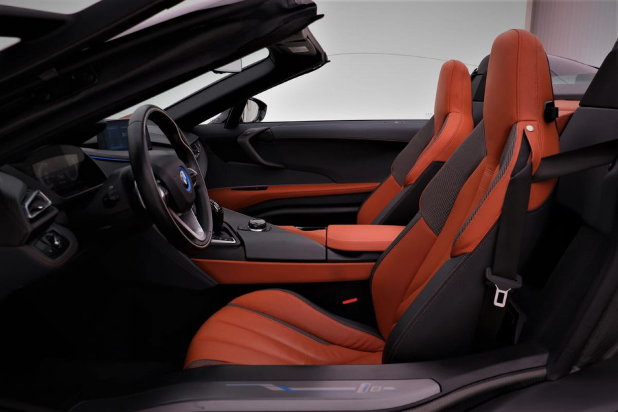 BMW i8 Roadster | Progressive pack | Individual Naturleder | H&K Sound | HUD | Nav Proff | Carbon inleg | Stoelverwarming