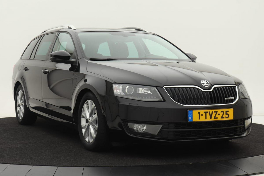 Škoda Octavia Combi 1.6 TDI Business | Xenon | Navigatie | Climate control | Keyless | Park Assist