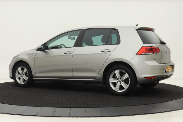 Volkswagen Golf 1.2 TSI 105pk Highline 5-deurs | Navigatie | Alcantara | Climate control | Cruise control | 67.200km!!