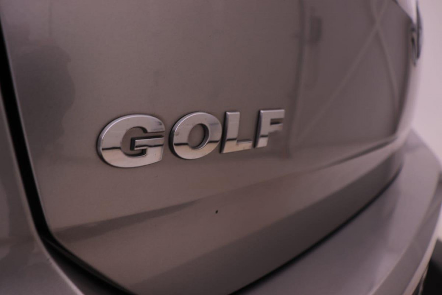Volkswagen Golf 1.2 TSI 105pk Highline 5-deurs | Navigatie | Alcantara | Climate control | Cruise control | 67.200km!!