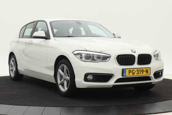 BMW 1 Serie 120d Executive | 1e eigenaar | Full-LED | Navigatie | Parkeersensoren | PDC | Climate control | Cruise control