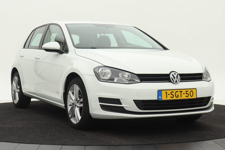 Volkswagen Golf 1.2 TSI DSG Trendline Aut. | 85.000km NAP | Navigatie | Airco | Executive-pakket | Klein leder-pakket