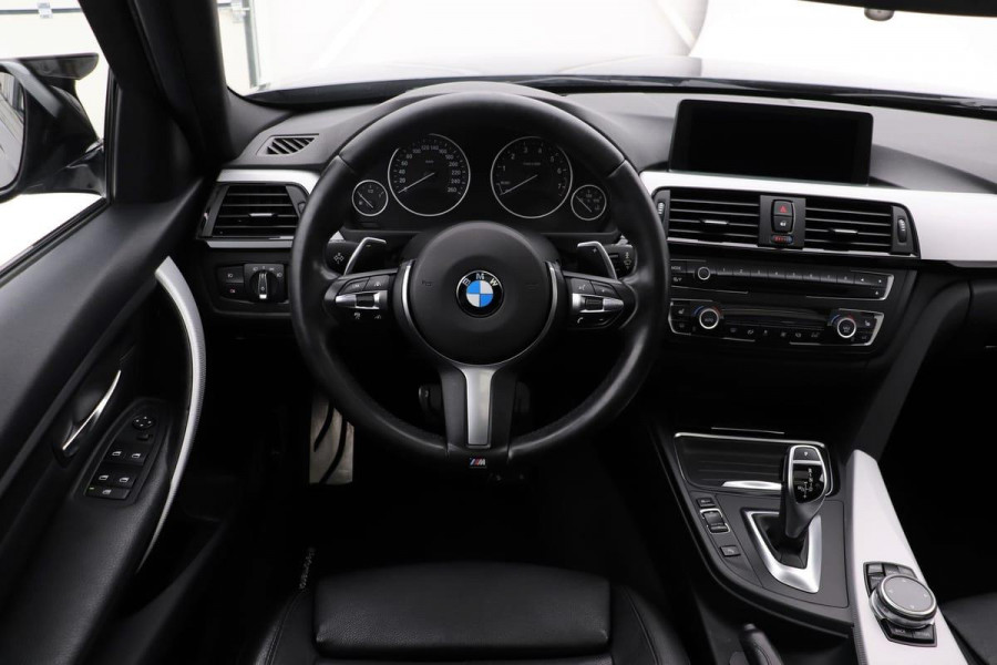 BMW 3 Serie Touring 328i M-Sport | M-Performance | Panoramadak | Volleder | Navigatie | Xenon | Climate control