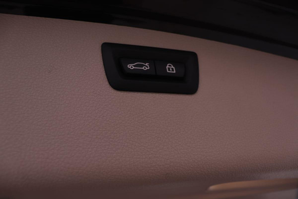 BMW 3 Serie Touring 320d High Executive Aut. | Luxury Line | Navi proff. | Comfort pakket | Full-LED | Sportstoelen | HiFi audio | Stoelverw