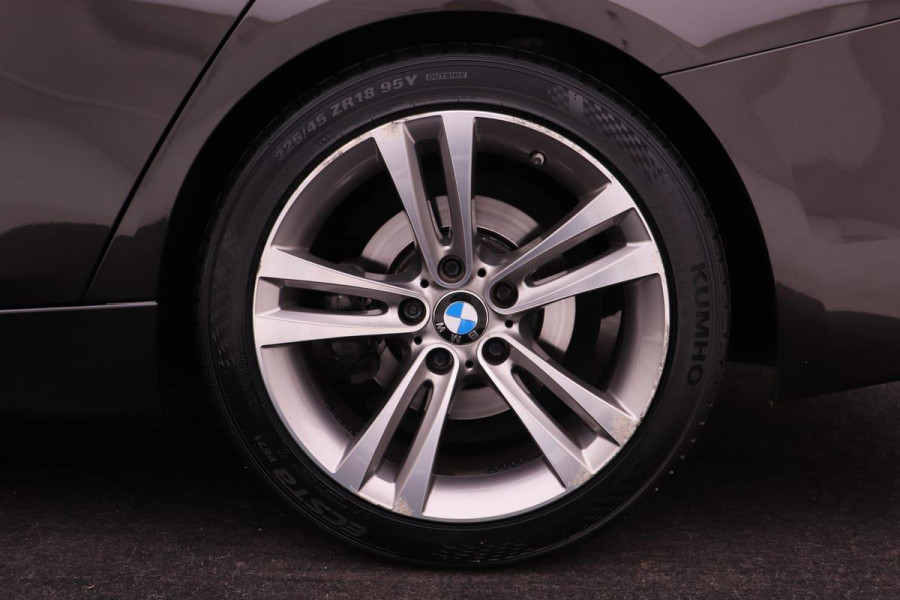 BMW 3 Serie Touring 320d High Executive Aut. | Luxury Line | Navi proff. | Comfort pakket | Full-LED | Sportstoelen | HiFi audio | Stoelverw