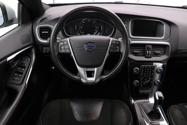 Volvo V40 2.0 D2 R-Design | Xenon | Navigatie | Climate control | Stoelverwarming | PDC | Voorruitverwarming | Afn. trekhaak