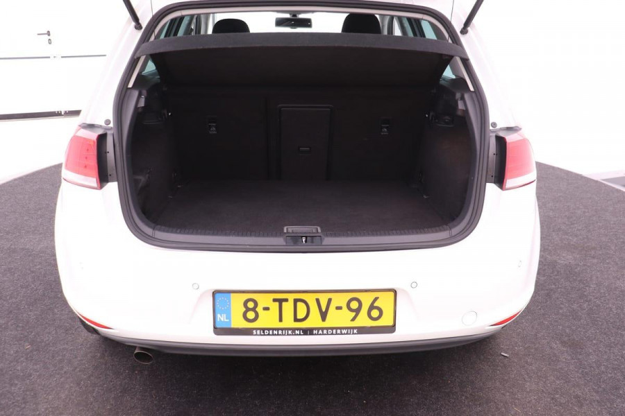 Volkswagen Golf 1.6 TDI Comfortline 5-deurs | Navigatie | Dealer onderhouden | Climate control | Park Assist