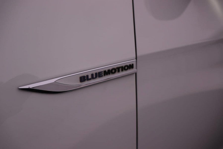 Volkswagen Golf 1.6 TDI Comfortline 5-deurs | Navigatie | Dealer onderhouden | Climate control | Park Assist